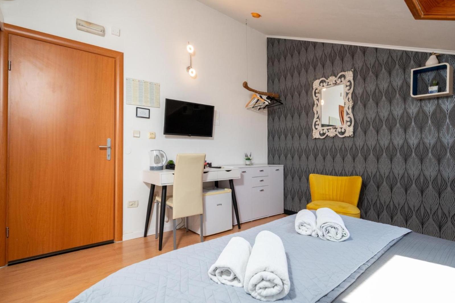 Villa Jidro โตรกีร์ ภายนอก รูปภาพ