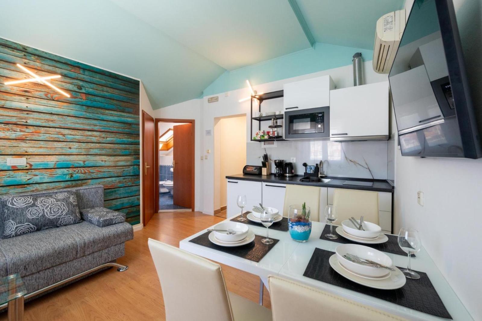 Villa Jidro โตรกีร์ ภายนอก รูปภาพ