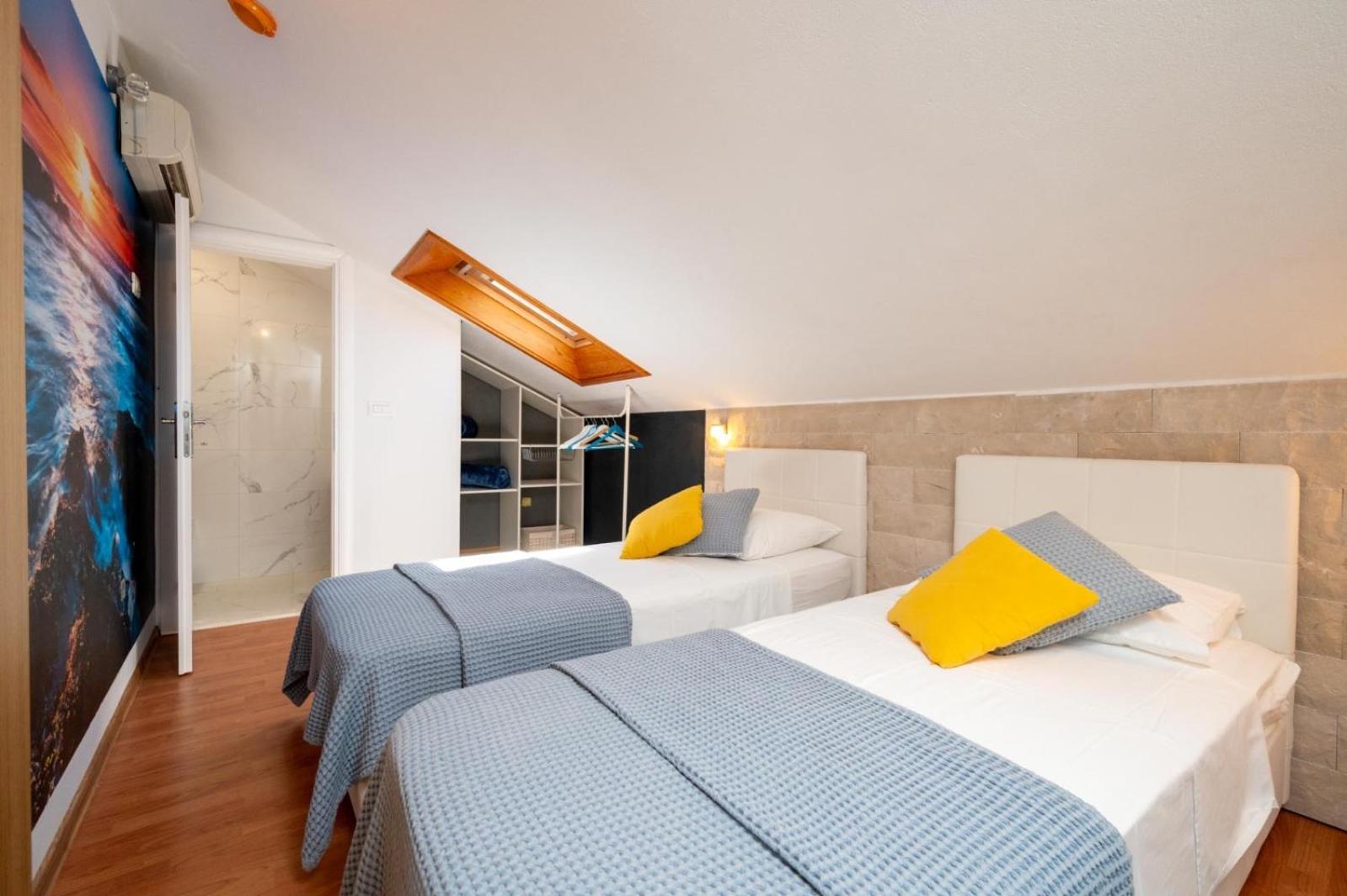 Villa Jidro โตรกีร์ ภายนอก รูปภาพ