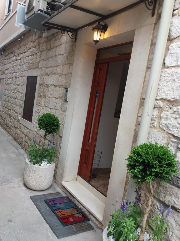 Villa Jidro โตรกีร์ ภายนอก รูปภาพ