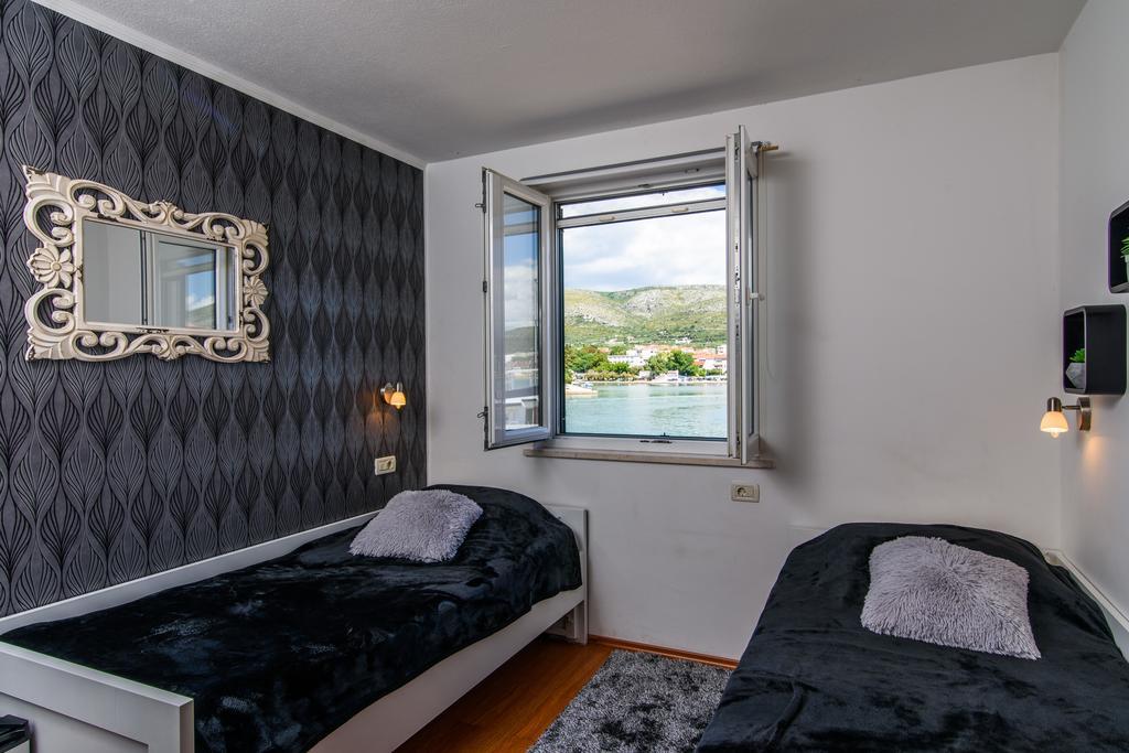 Villa Jidro โตรกีร์ ภายนอก รูปภาพ