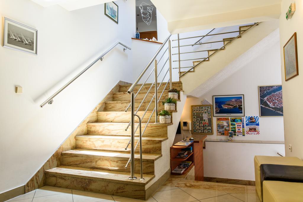 Villa Jidro โตรกีร์ ภายนอก รูปภาพ